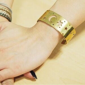 ANTHROPOLOGIE / CHIBI Gold Night Constellations Cuff Bracelet